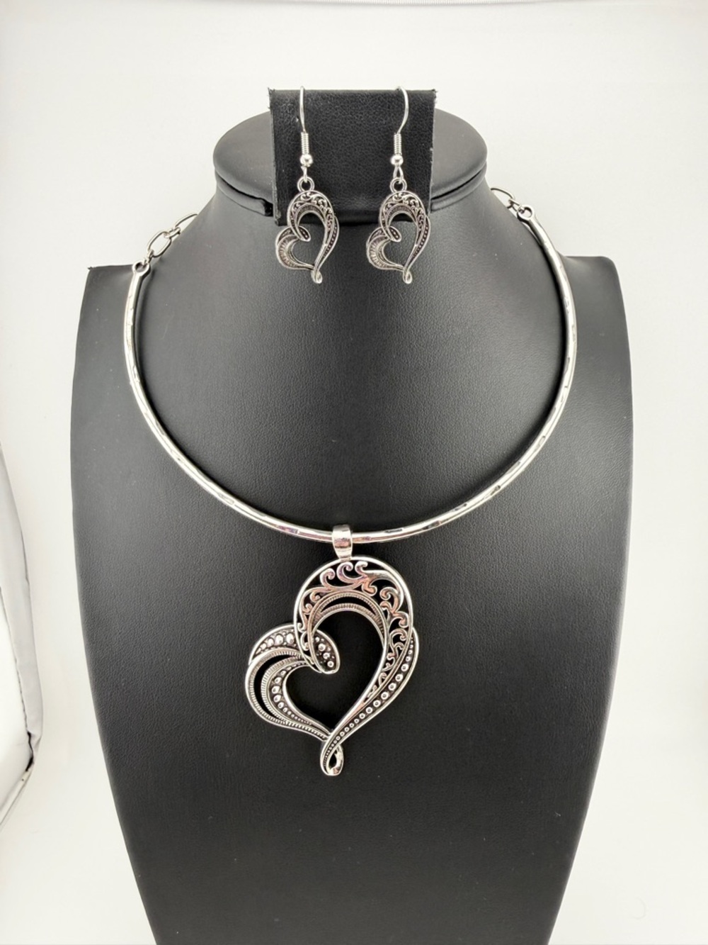 Silver Toned Heart Filigree Necklace and Earring Set